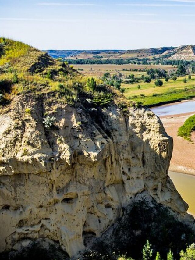 10 Best Places to Visit in North Dakota 𝗧𝗼𝘂𝗿𝗬𝗮𝘁𝗿𝗮𝘀