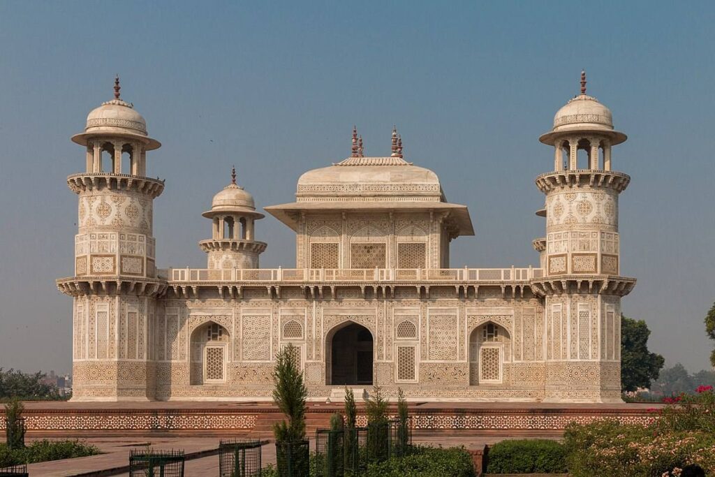10 best places to visit in Agra