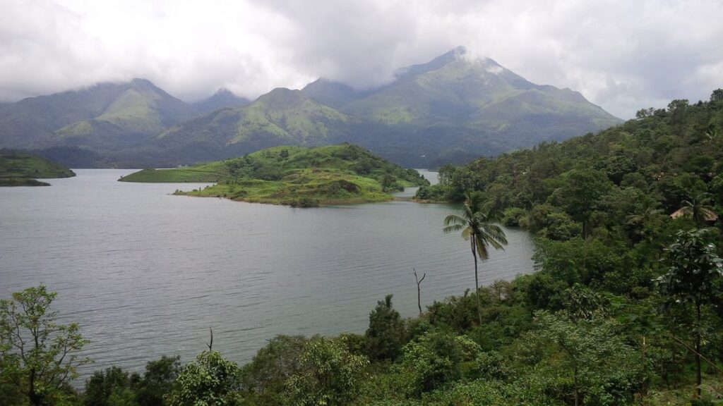 Top 15 Lovely Hill Stations in Kerala for Couples 