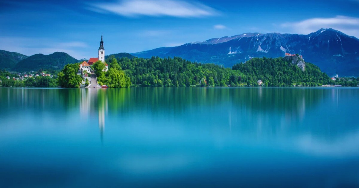 10 Most Beautiful Lakes in the World