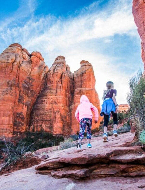 Cathedral-Rock-Hike-with-kids-2-WEB