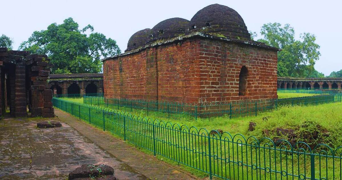 Kurumbera Fort, West Midnapore