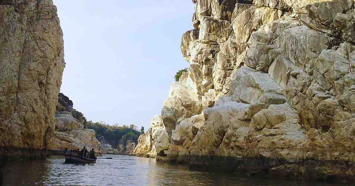 Bhedaghat, Madhya Pradesh – The Marble Rocks of Narmada