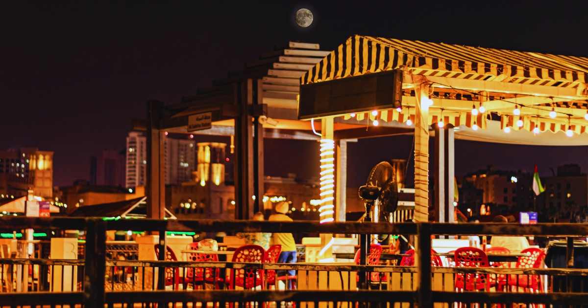 24-Hour Dining and After-Midnight Hangouts