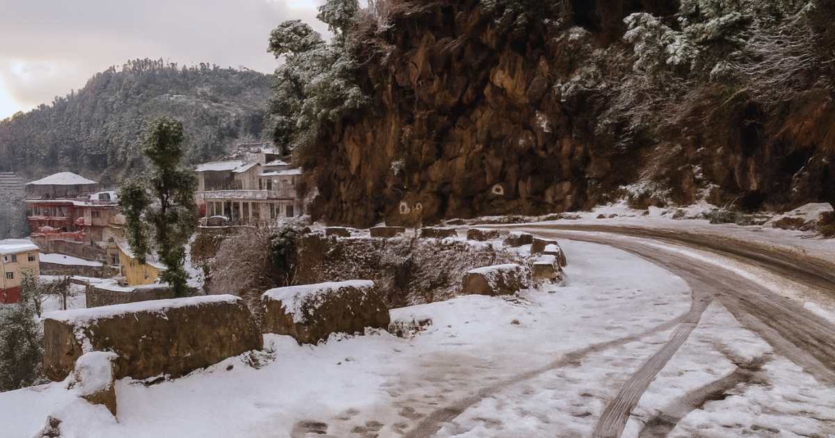 Snowfall in Dhanaulti