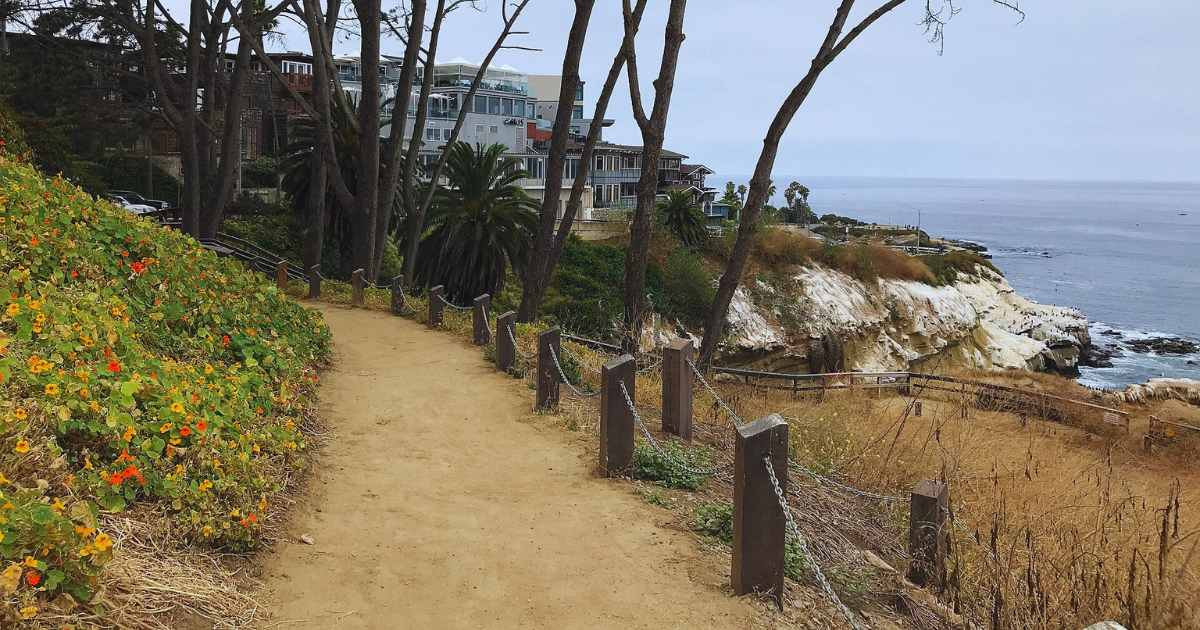 This Hidden Beach in California Looks Like Maldives